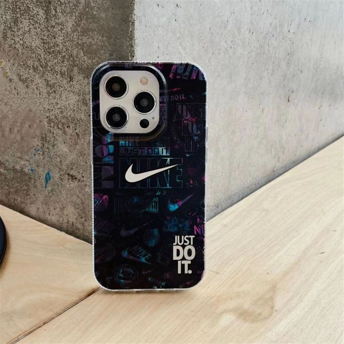 Custodia per iPhone in stile sportivo 1 