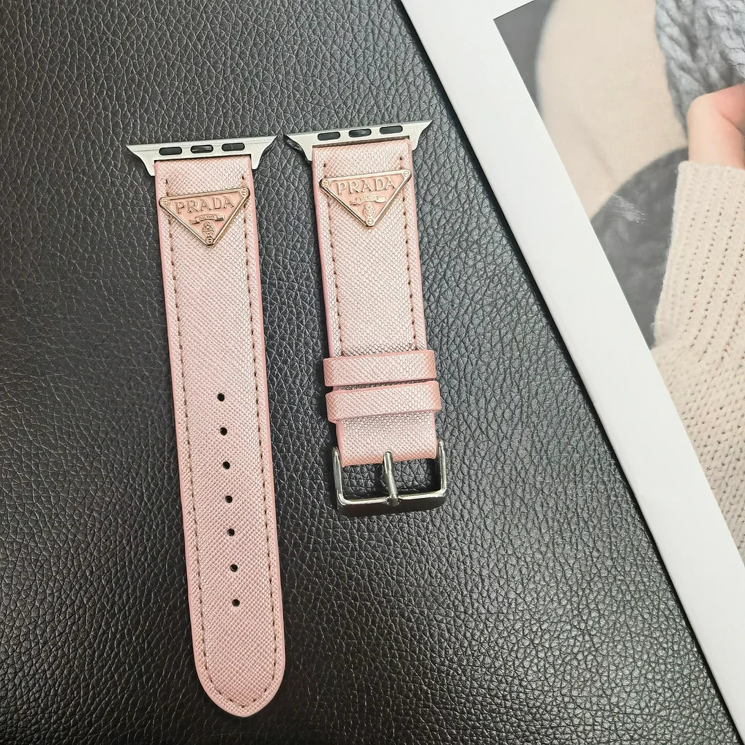 Cinturino in pelle per Apple Watch con etichetta monogramma a doppio triangolo