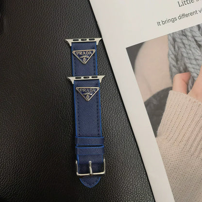 Cinturino in pelle per Apple Watch con etichetta monogramma a doppio triangolo